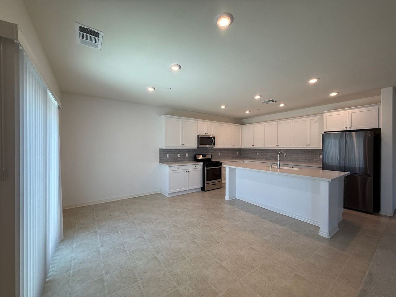 3918 Westbrook Ave - Photo 5 of 24