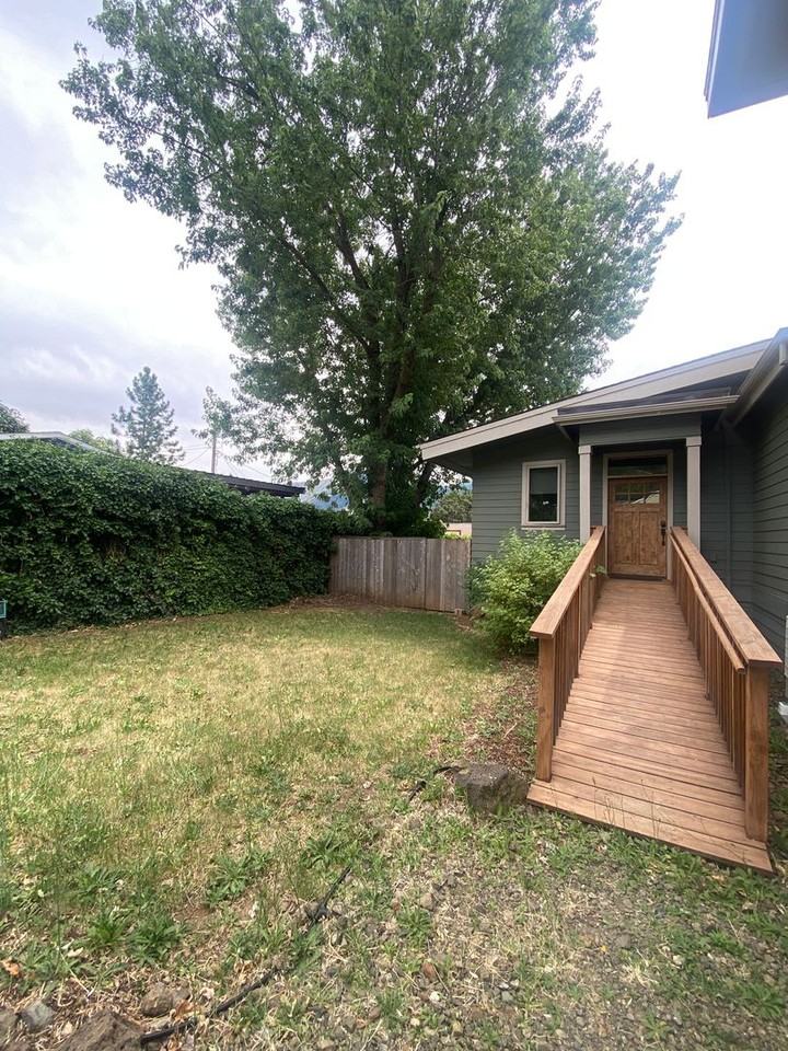 319 W Jefferson St