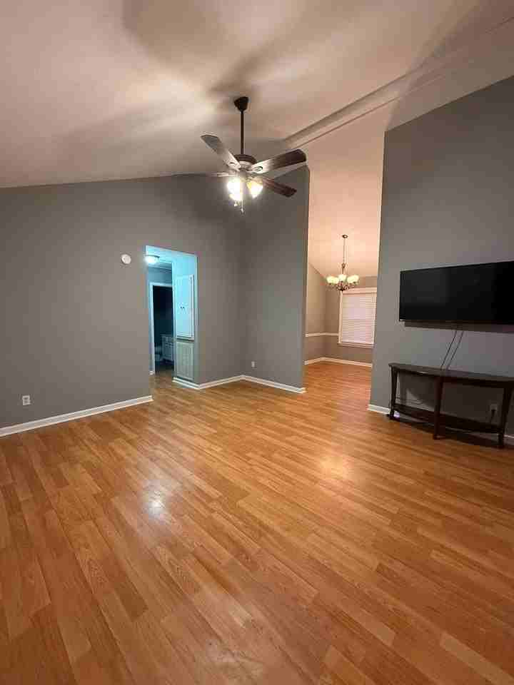 327 Center St - Photo 3 of 22