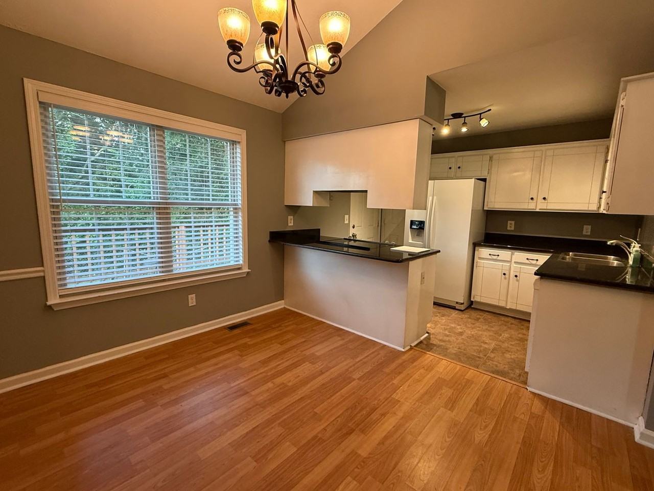 327 Center St - Photo 6 of 22