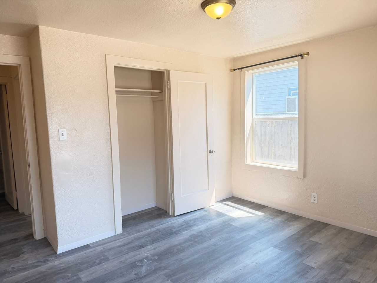 1302 Bunting Ave - Photo 3 of 15
