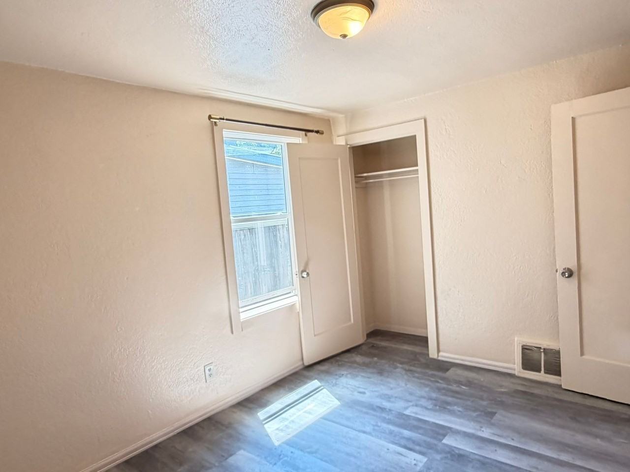 1302 Bunting Ave - Photo 5 of 15