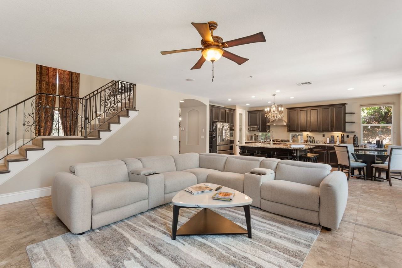 6505 Winter Rush Dr - Photo 4 of 38
