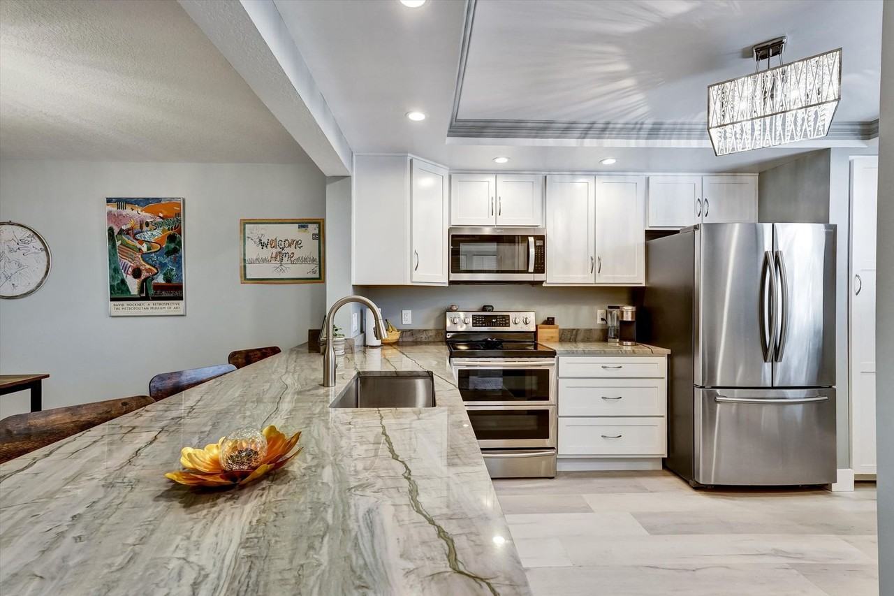 107 Pinehurst Dr - Photo 4 of 44