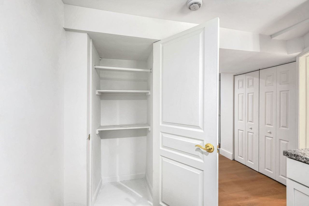 648 Keefer Pl Nw #LL - Photo 5 of 18
