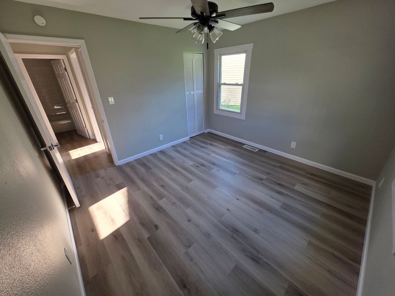 274 Victory Dr - Photo 3 of 10