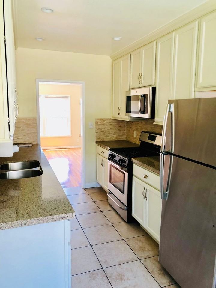 2418 Grandview Ave - Photo 2 of 18