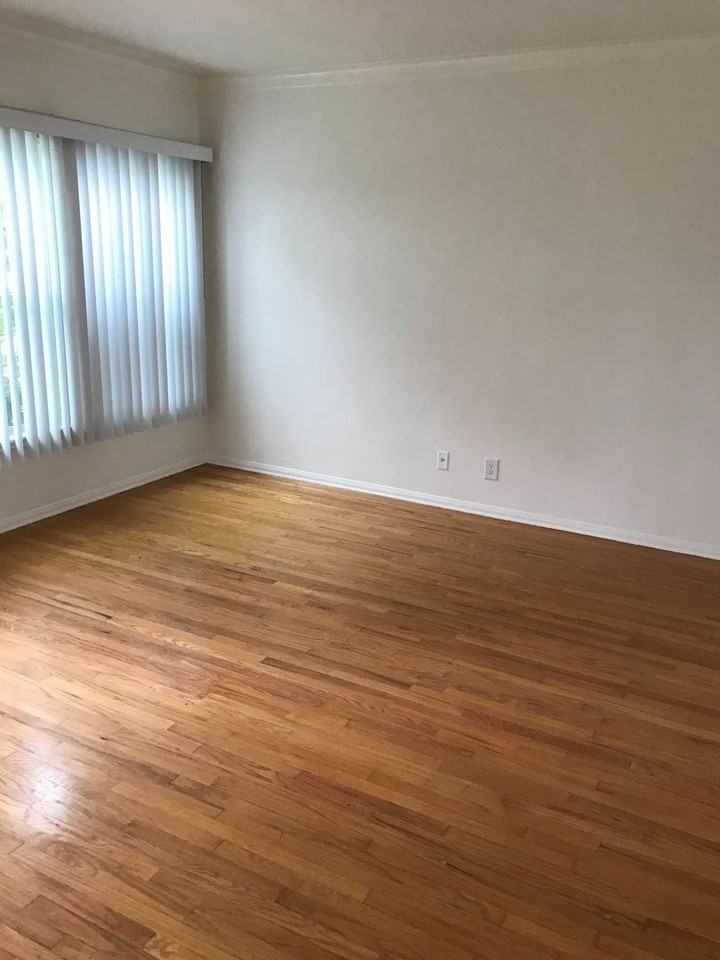2418 Grandview Ave - Photo 6 of 18
