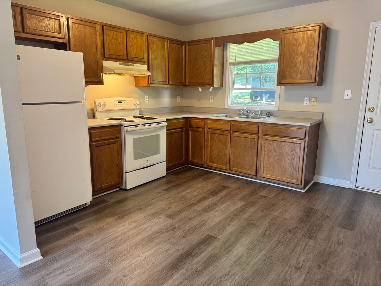 310 Hill St #D - Photo 2 of 17