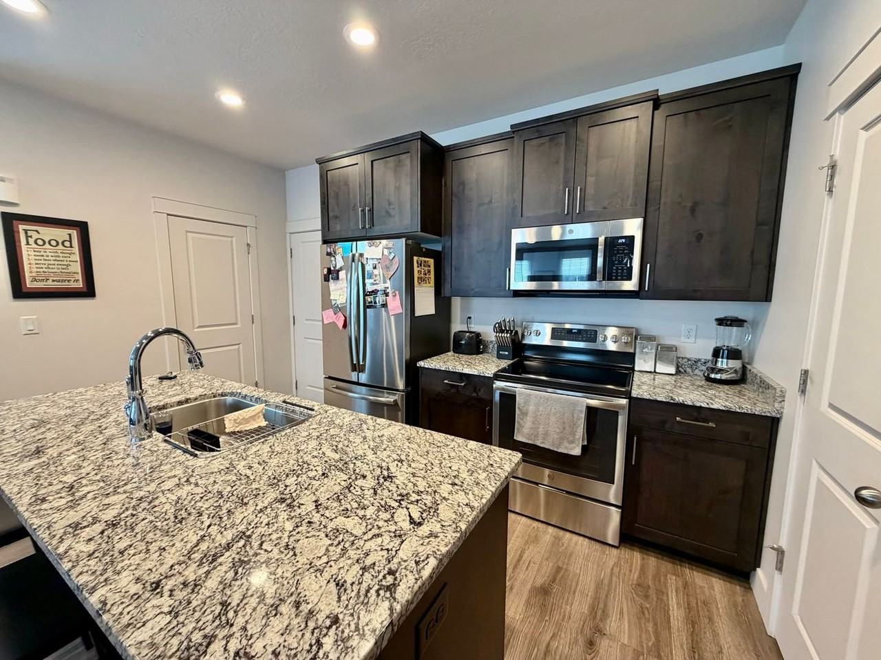 263 E Kirsten Ln - Photo 6 of 17