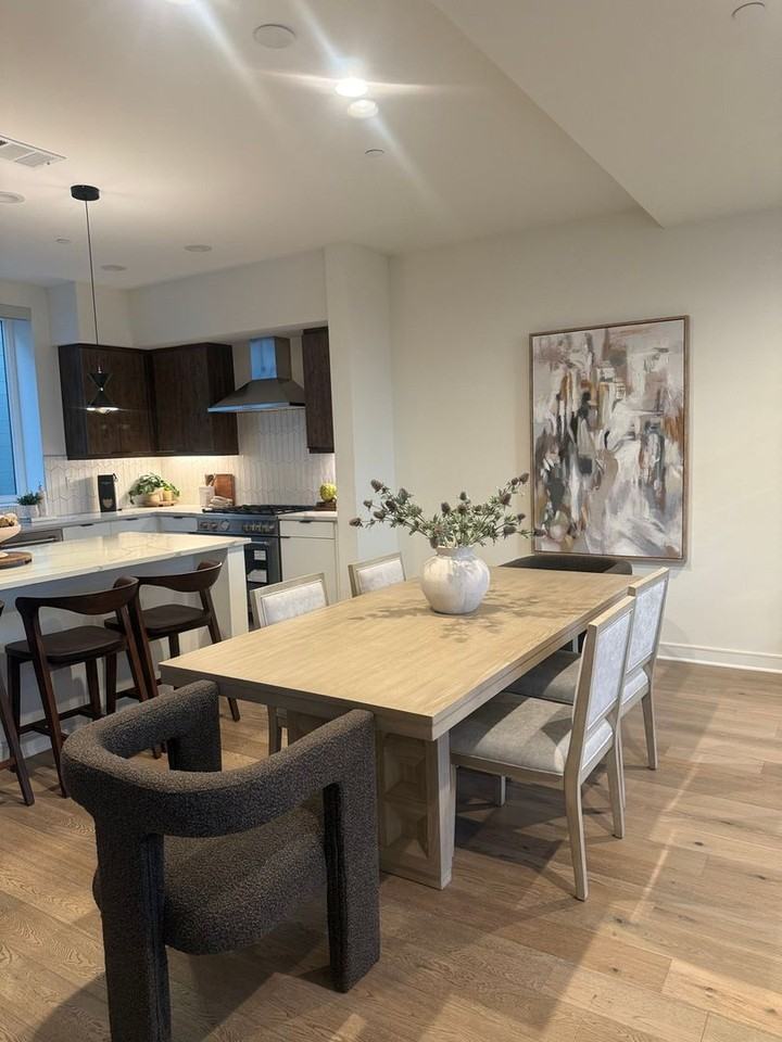 1056 N Joels Pl - Photo 4 of 32