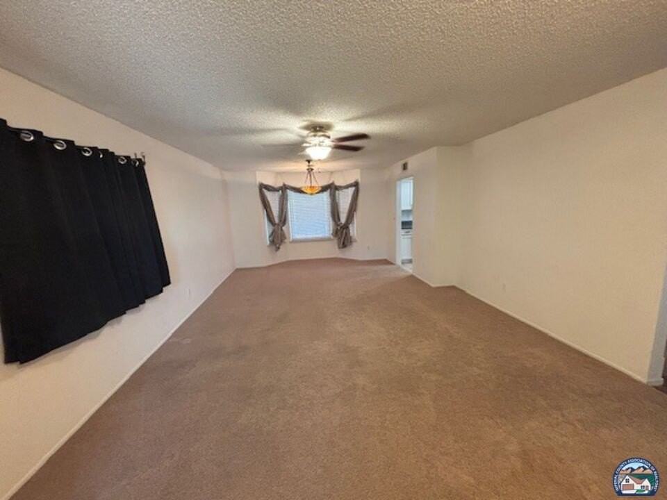 2150 W Hamilton Ave - Photo 3 of 20