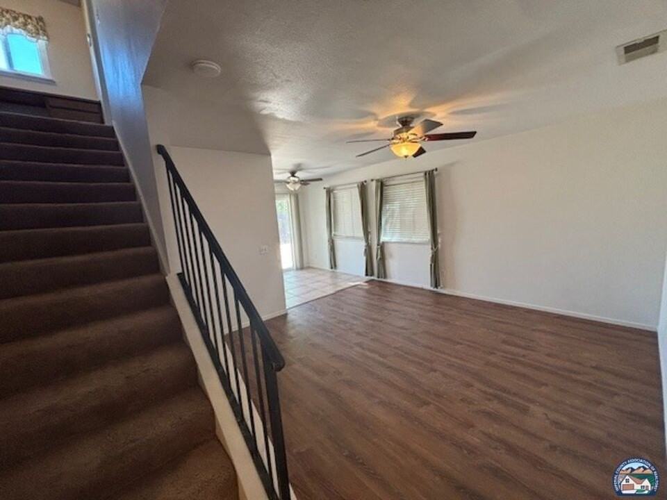 2150 W Hamilton Ave - Photo 4 of 20