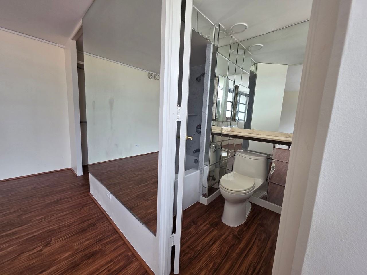 1425 Ward Ave #6E - Photo 7 of 10