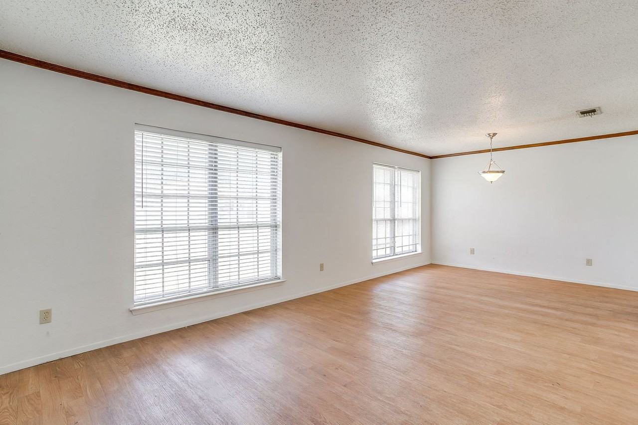 7221 Church Park Dr - Photo 4 of 20
