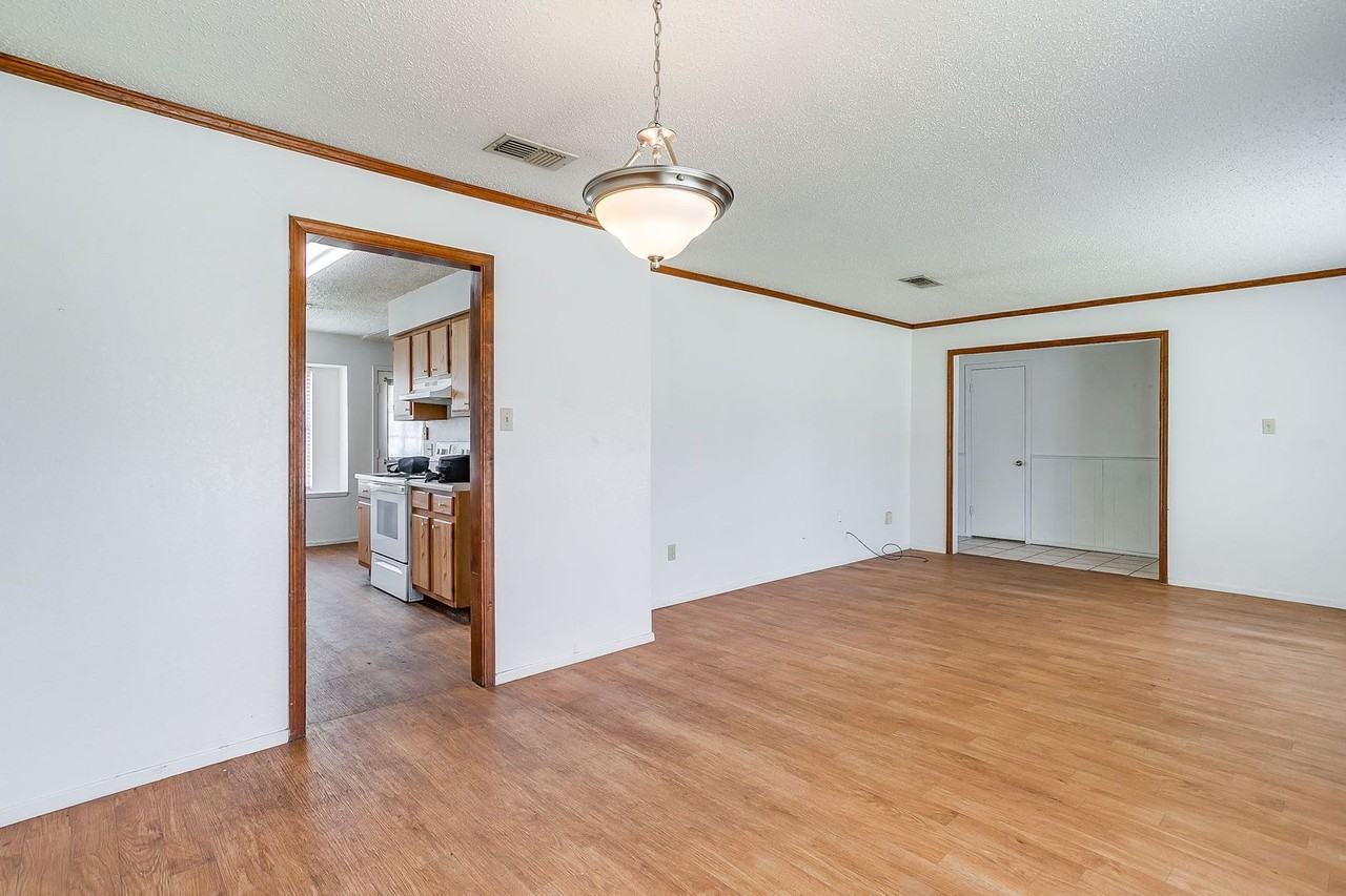 7221 Church Park Dr - Photo 5 of 20