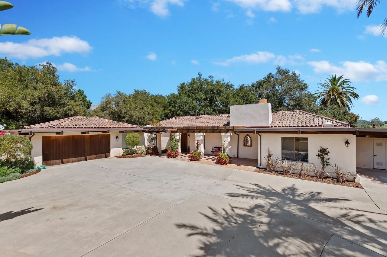 525 Las Palmas Dr - Photo 2 of 48