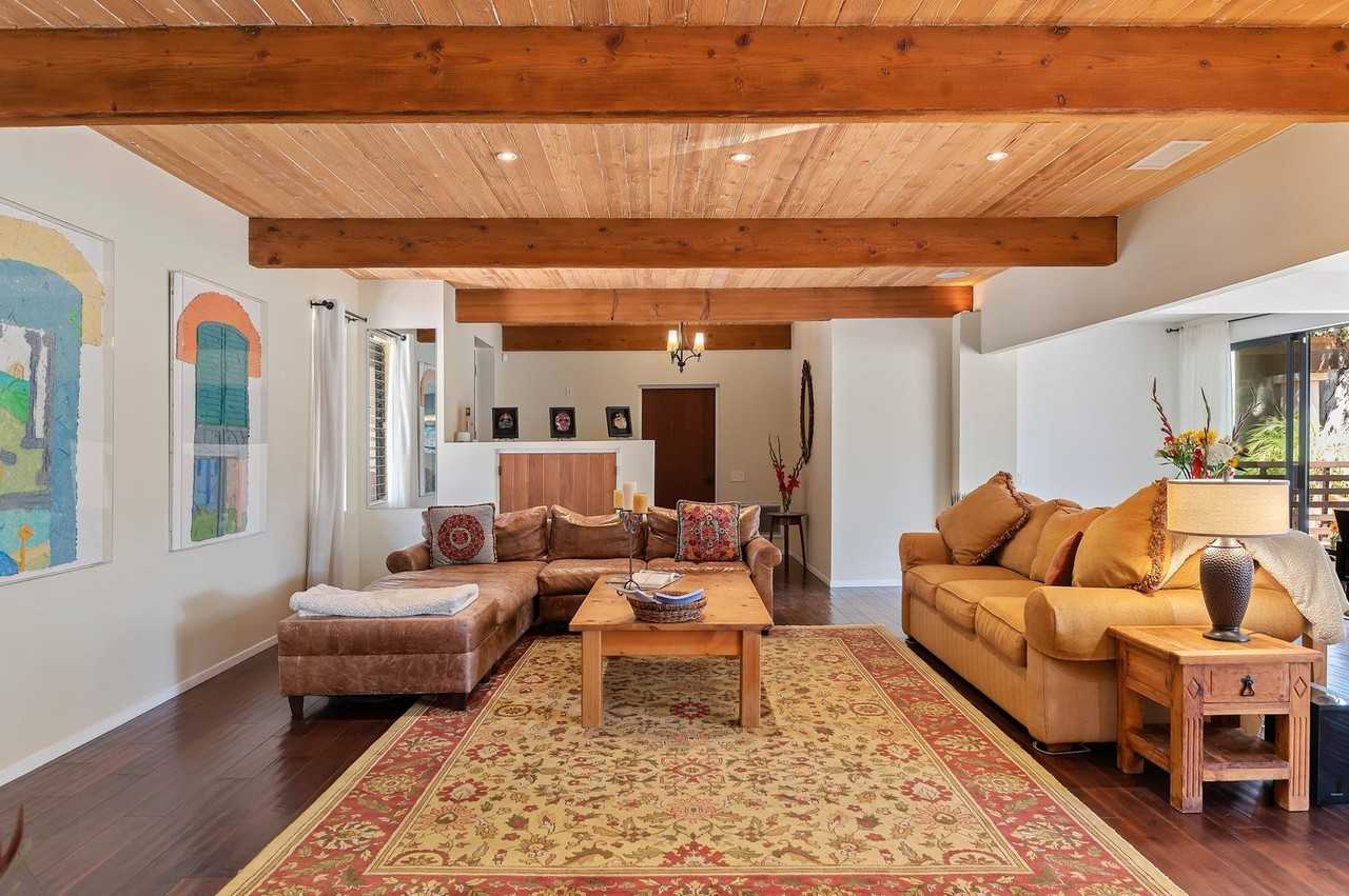 525 Las Palmas Dr - Photo 7 of 48