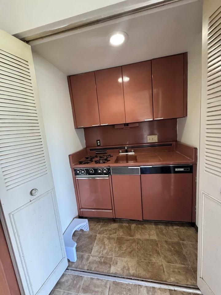 5509 34th Ave - Photo 5 of 14