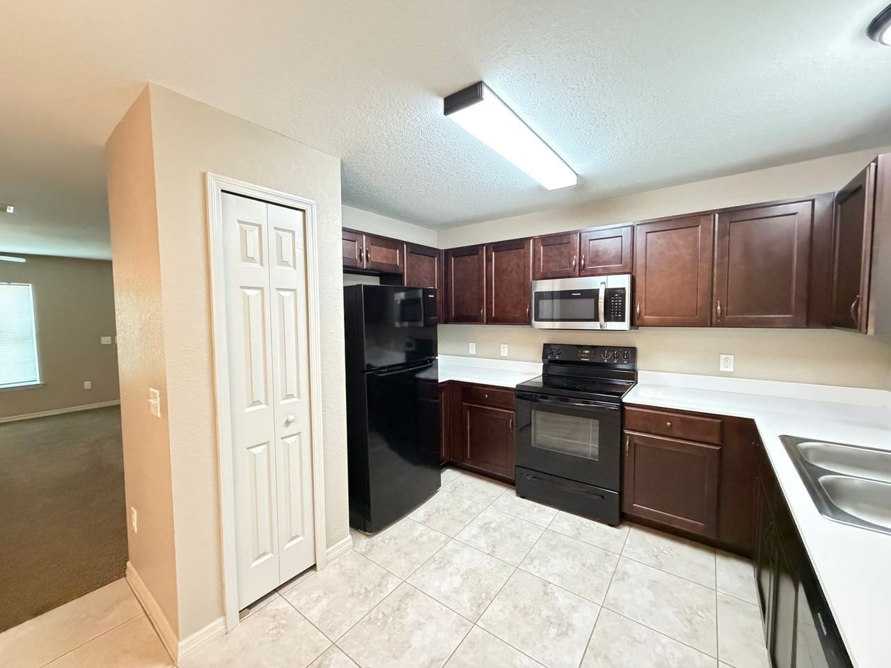 2209 Sw 156th Loop - Photo 5 of 21