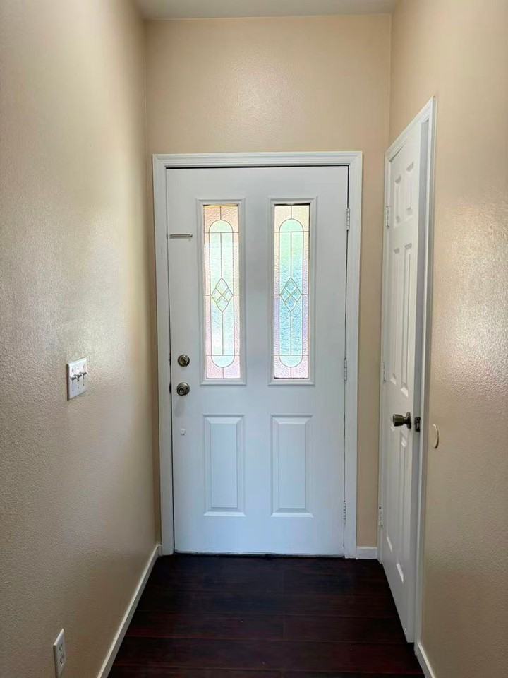 2684 Heathrow St - Photo 4 of 21