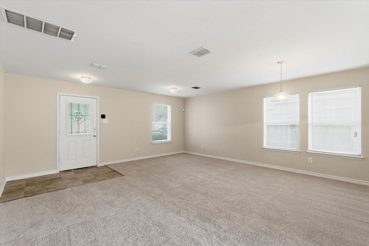 3009 Dusty Oak Dr - Photo 3 of 29