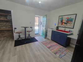 featured image of 127 N Court St #1