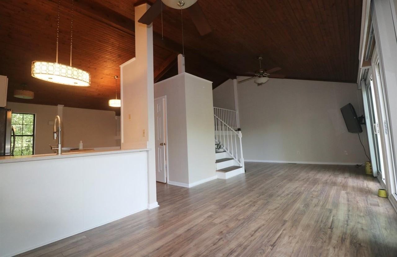 1005 Lakefront Dr - Photo 7 of 45