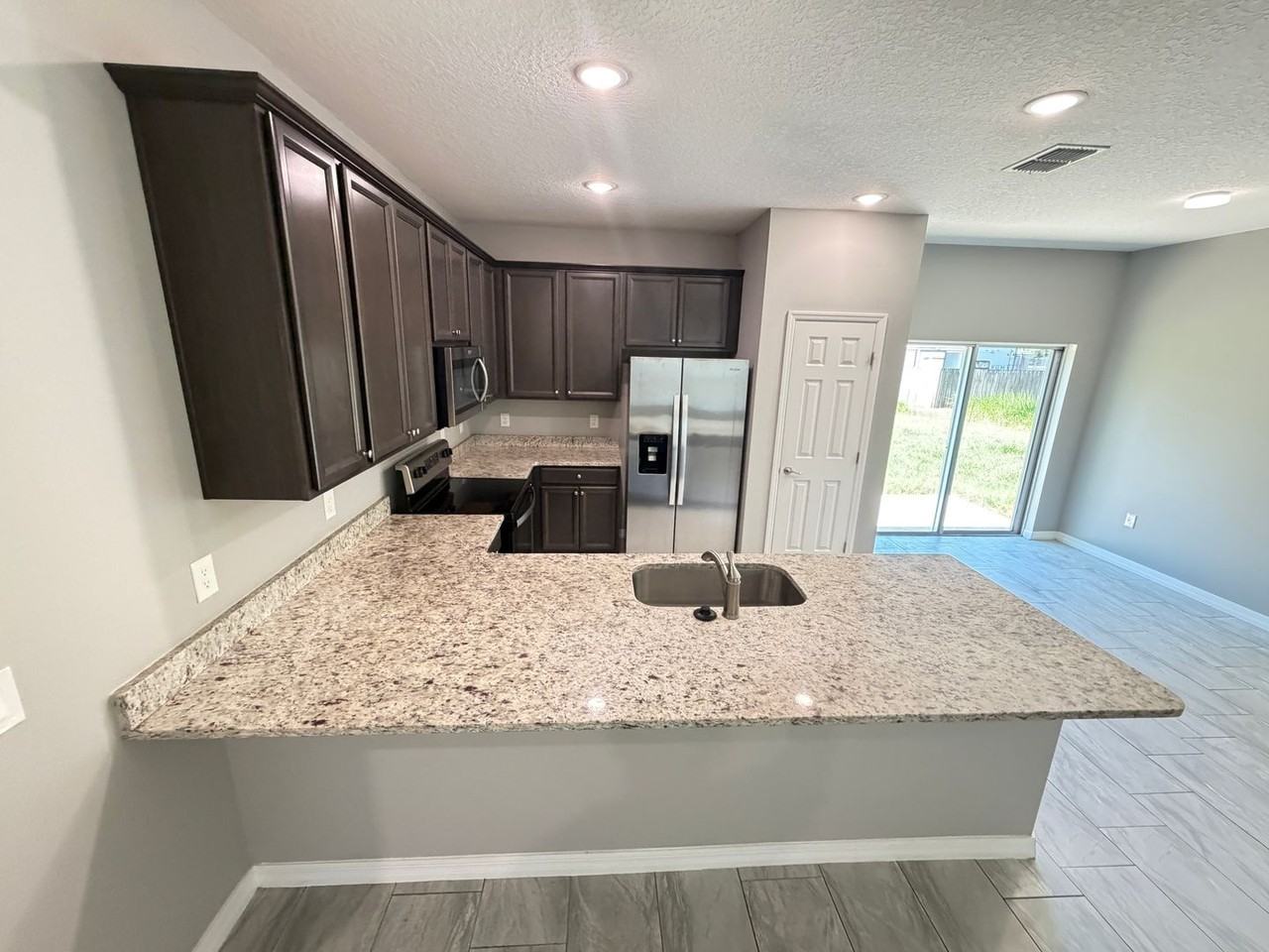 130 Dailey St Se - Photo 6 of 31