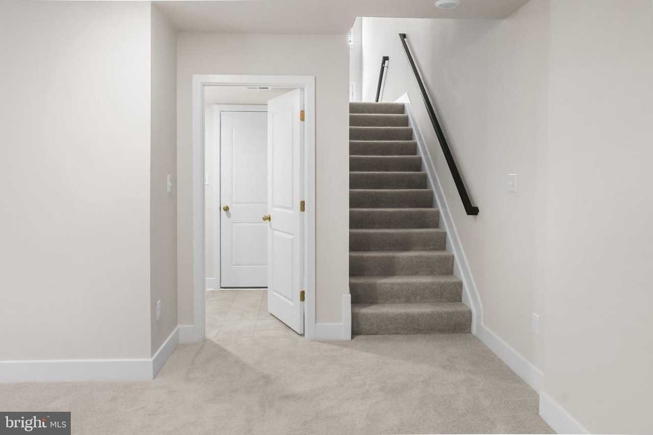 1745 Watercrossing Rd - Photo 6 of 35