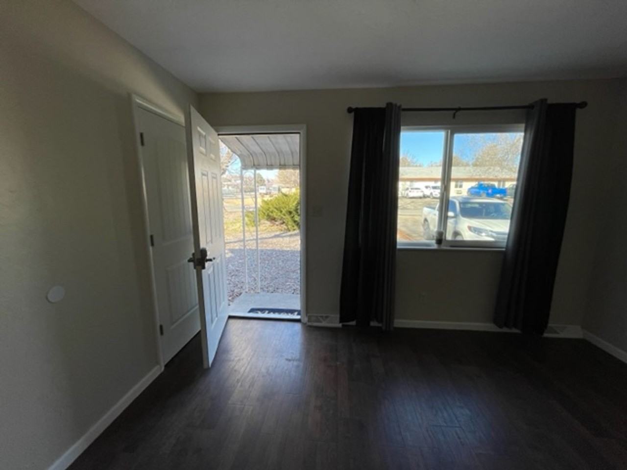 444 Sandia Dr - Photo 4 of 46