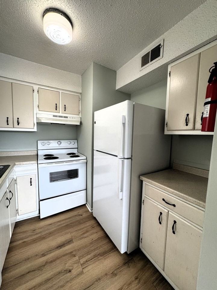 2226 Jonathan Dr Nw #C - Photo 7 of 15