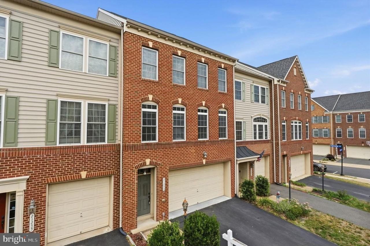 21253 Park Grove Ter - Photo 4 of 48