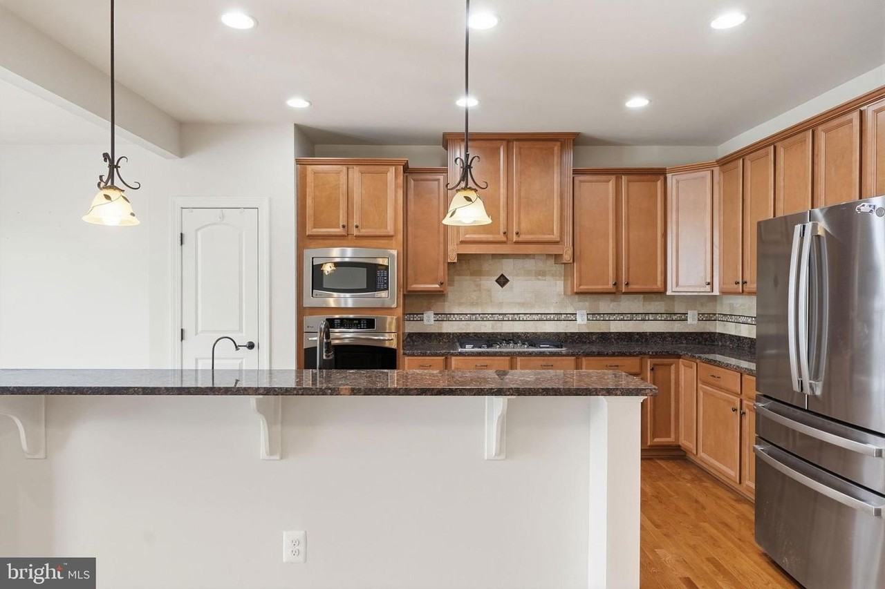 21253 Park Grove Ter - Photo 5 of 48