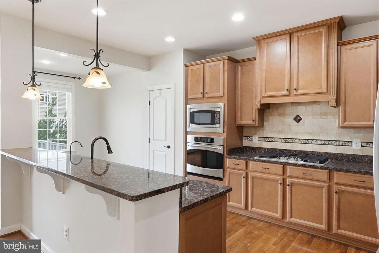 21253 Park Grove Ter - Photo 6 of 48