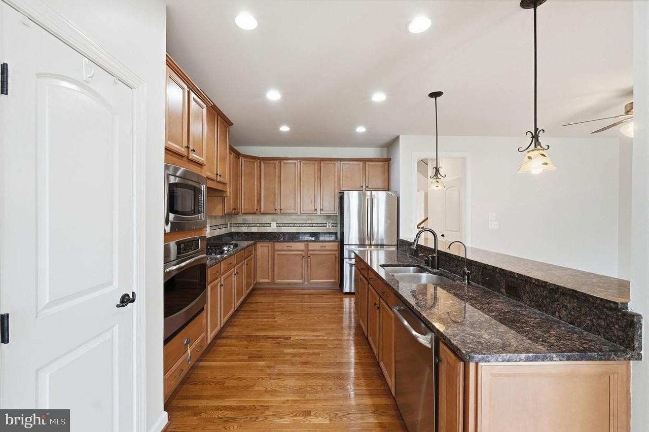 21253 Park Grove Ter - Photo 7 of 48
