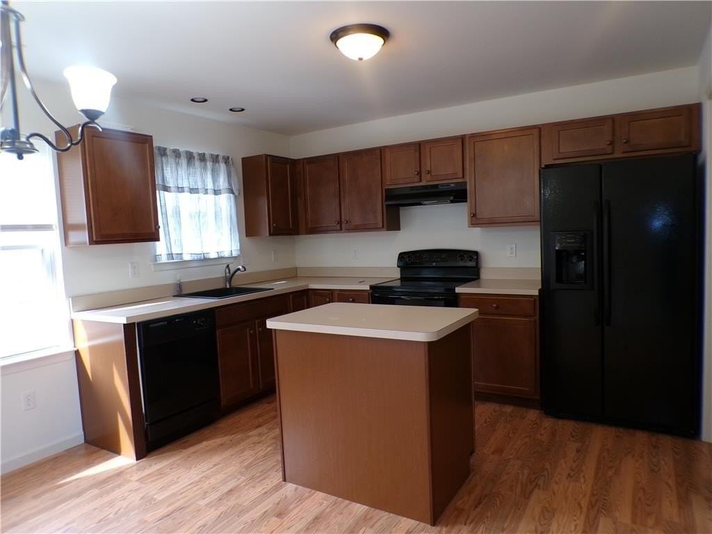 230 S Main St - Photo 5 of 12