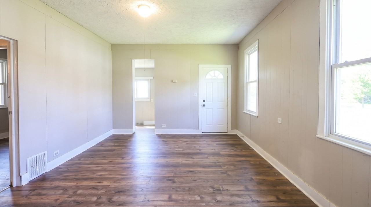 7612 Colgate Ave - Photo 4 of 15