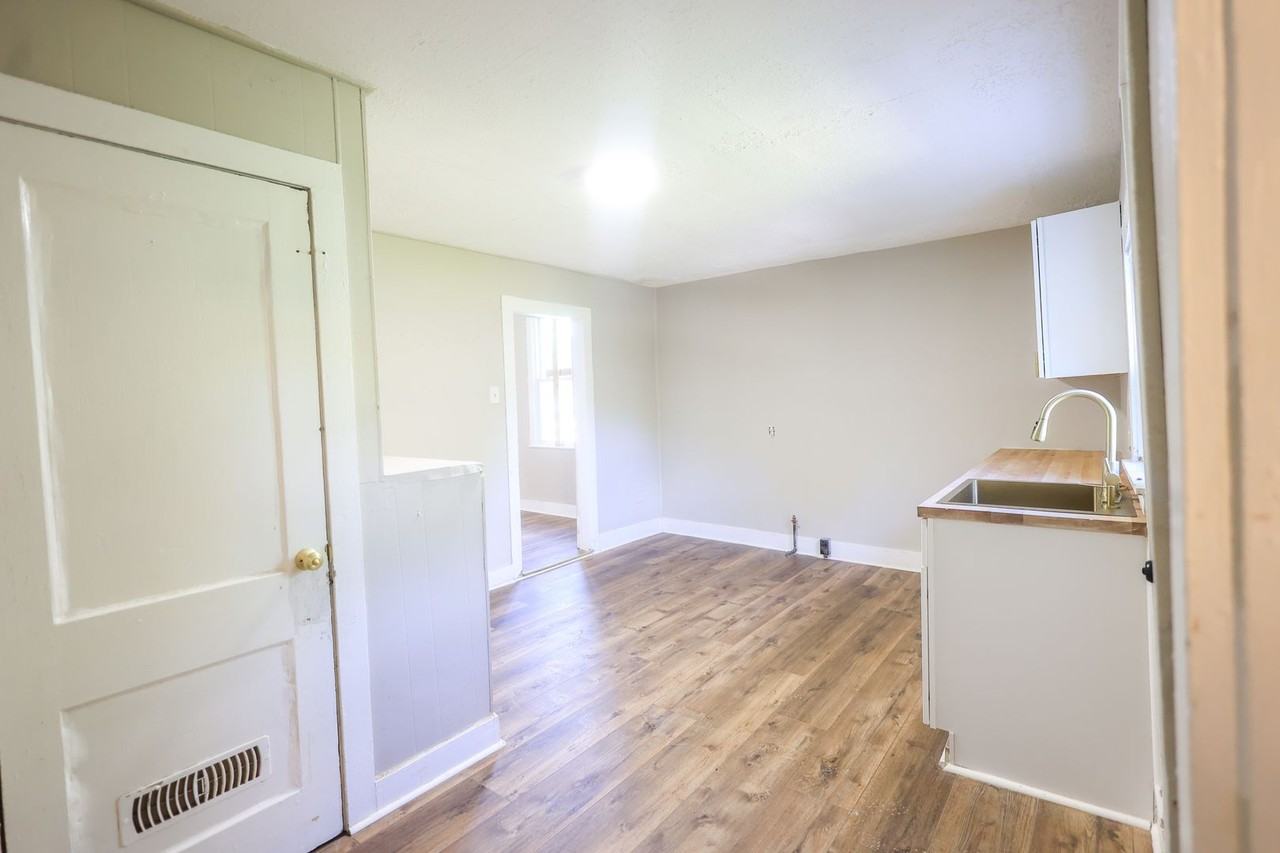 7612 Colgate Ave - Photo 6 of 15