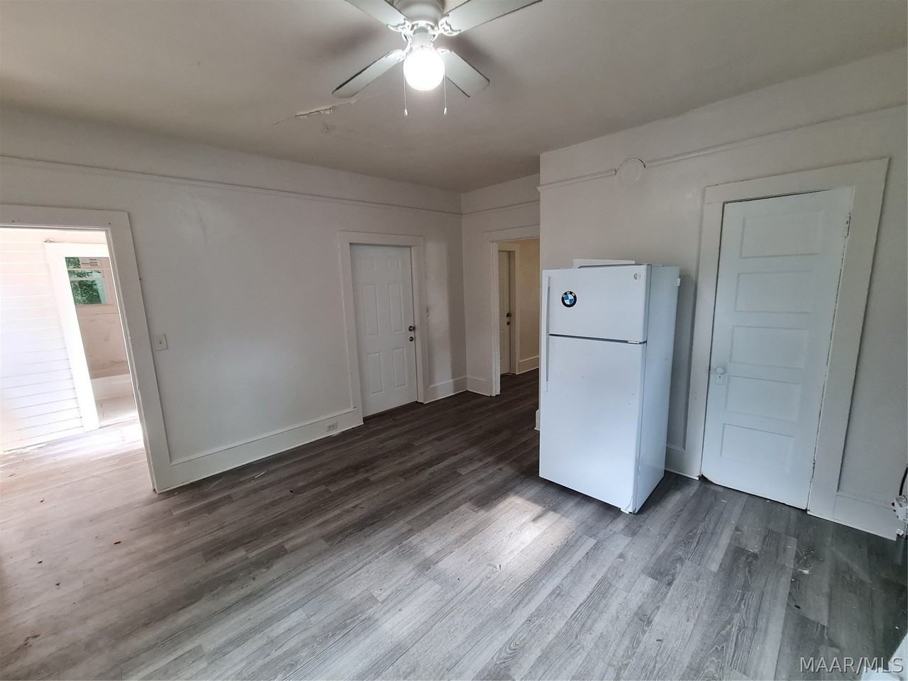 603 6th St - Photo 7 of 13