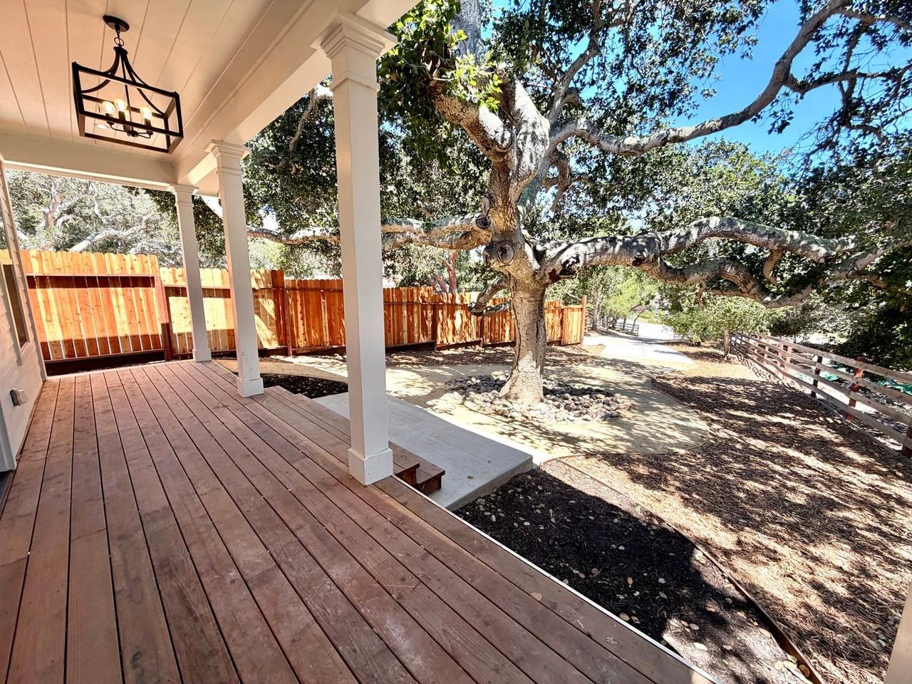 23510 Cava Cir - Photo 4 of 33