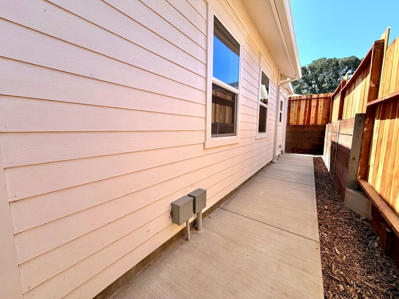 23510 Cava Cir - Photo 6 of 33
