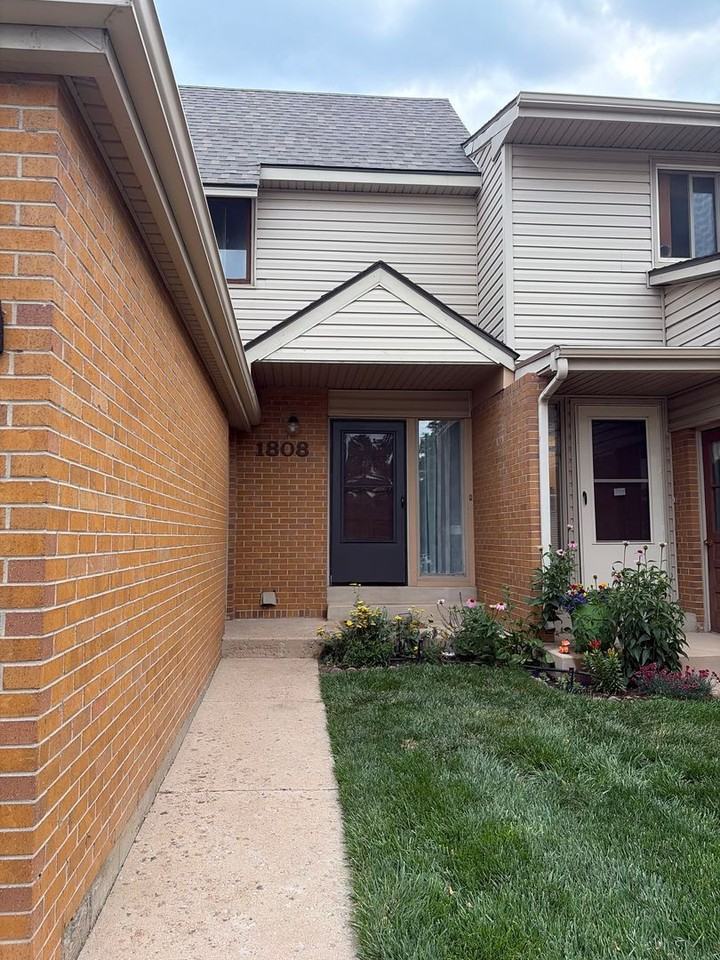 1808 Centaur Cir - Photo 2 of 23