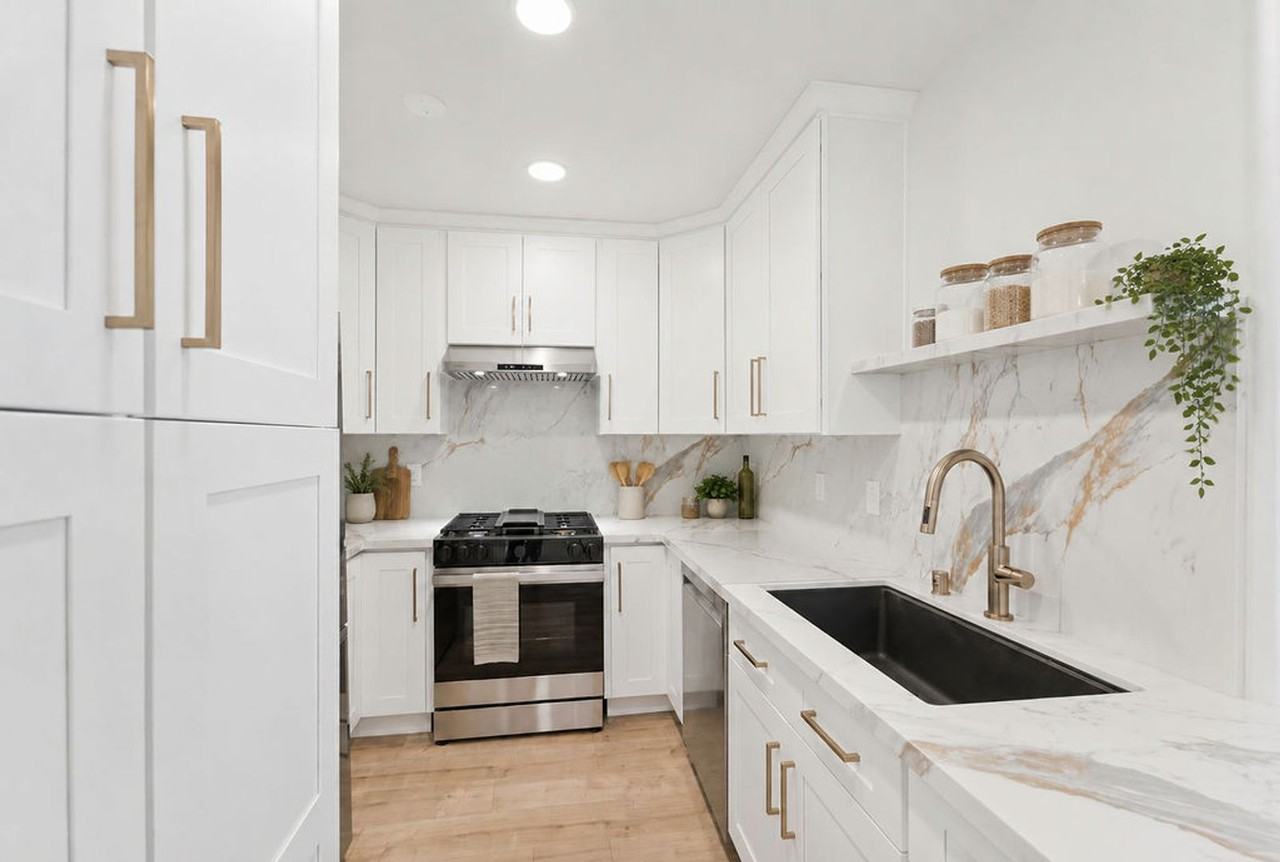 621 California Ave - Photo 2 of 16