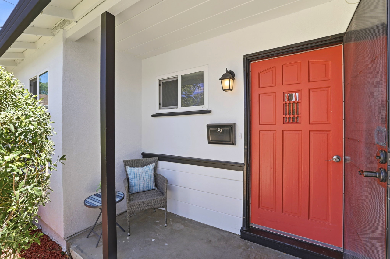 3490 Flora Vista Ave - Photo 4 of 36
