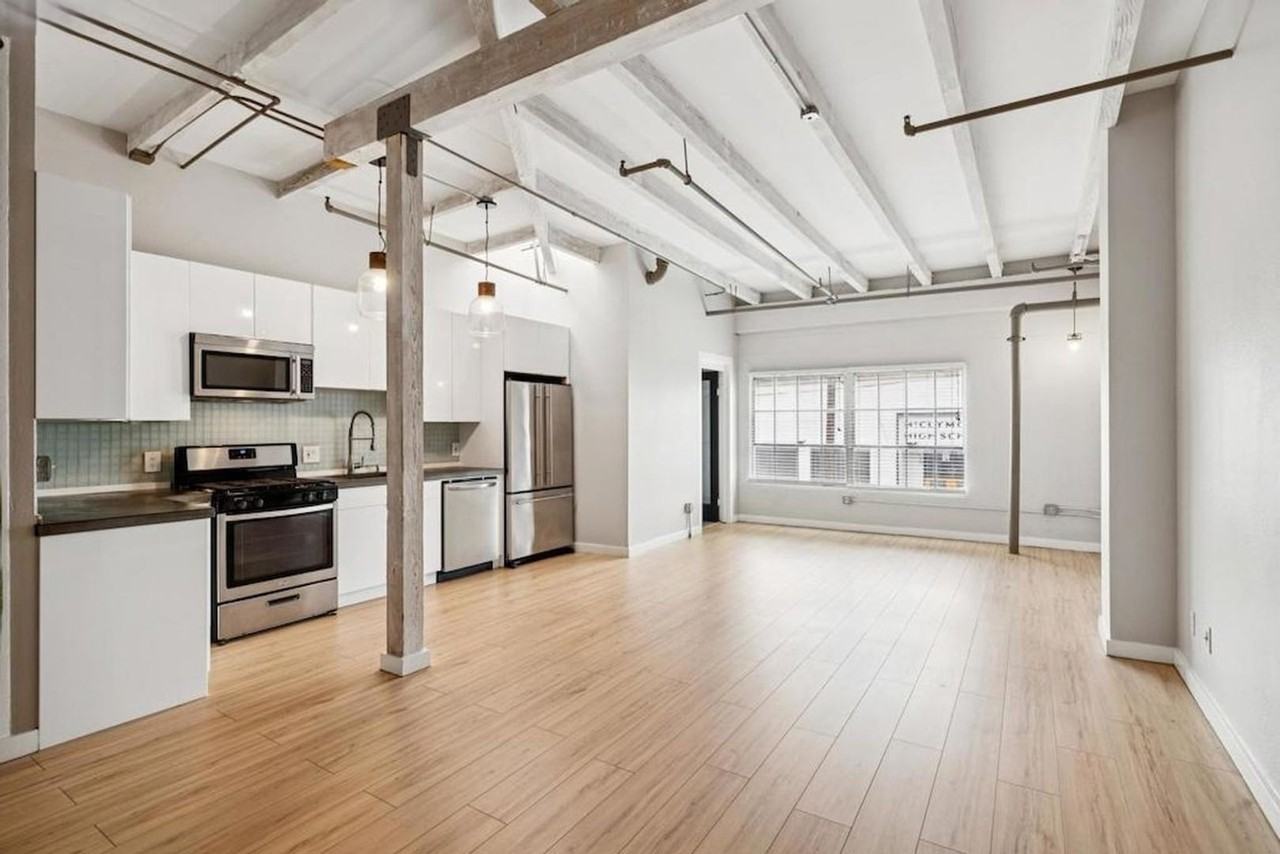 958 28th St - Photo 2 of 23