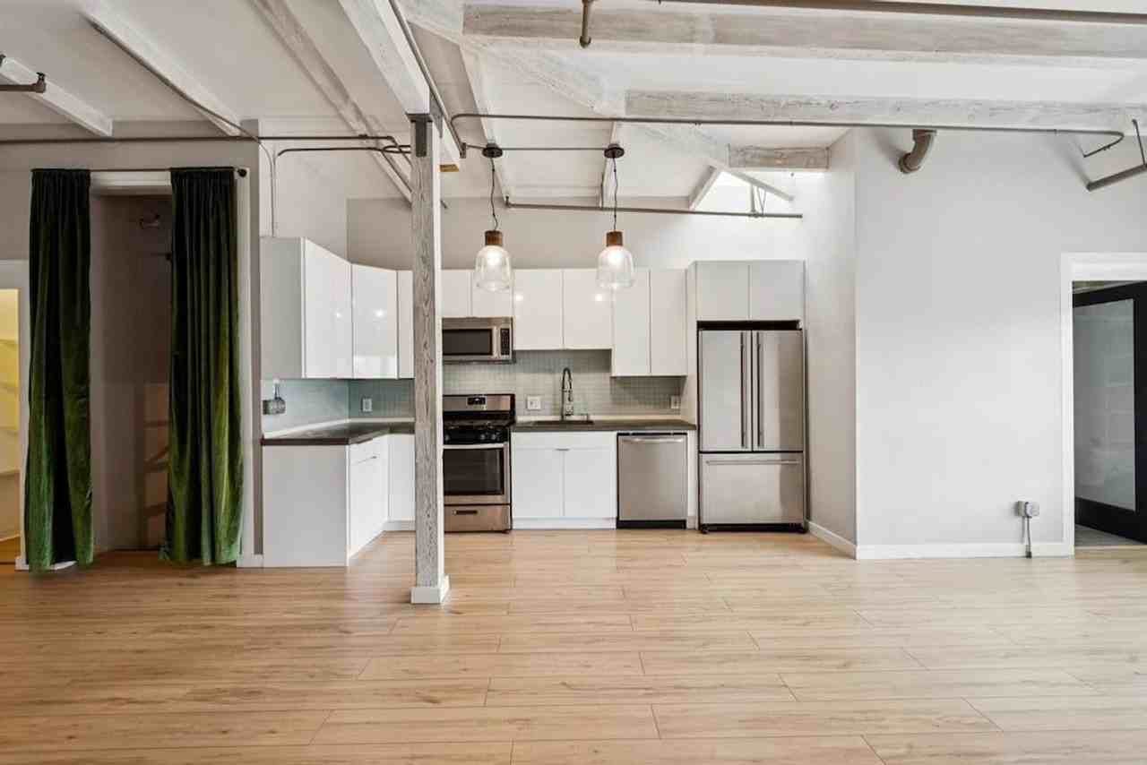 958 28th St - Photo 7 of 23