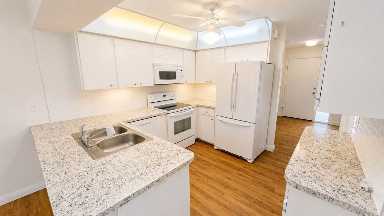 1624 Whitehead Dr #320 - Photo 5 of 30