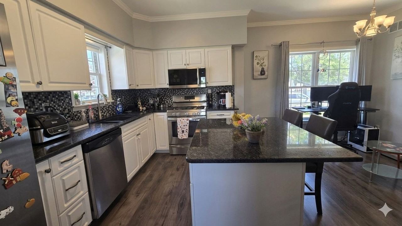 402 Gloucester Ave - Photo 5 of 23