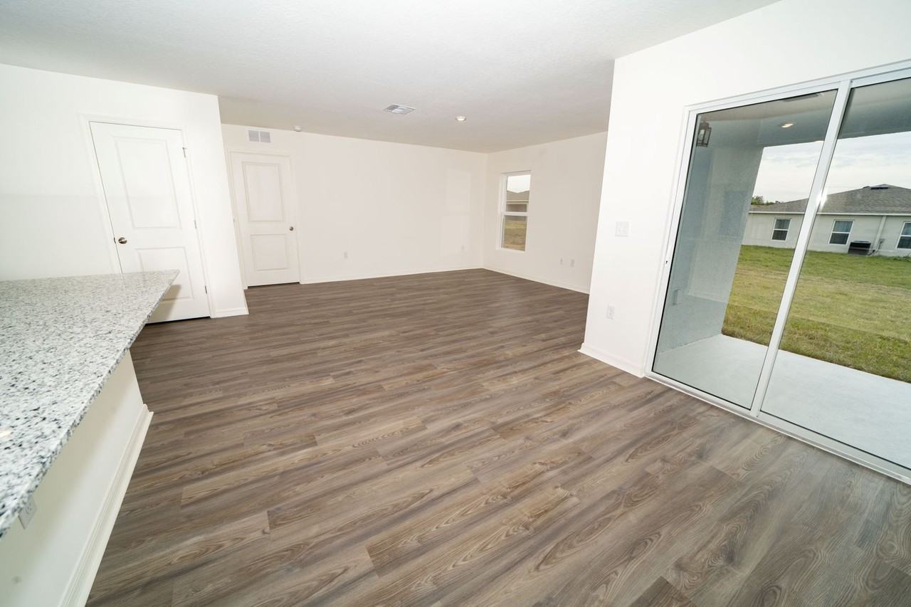 1860 Grand Ridge St - Photo 7 of 24
